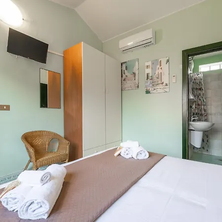 Acquamarina Con Giardino E Patio Vicino Di Le Saline Holiday home *
