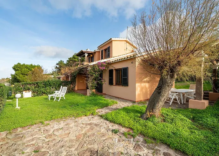 Acquamarina Con Giardino E Patio Vicino Di Le Saline Holiday home