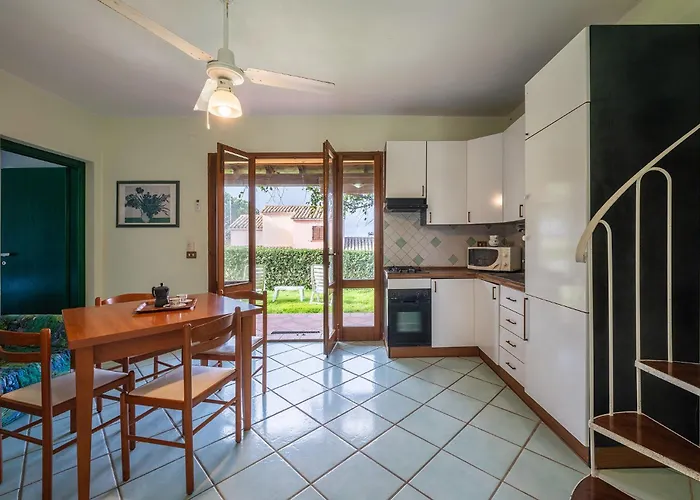 Casa vacanze Acquamarina, Indipendente Con Giardino Privato In Zona Residenziale A Pochi Passi Dalla Le Saline