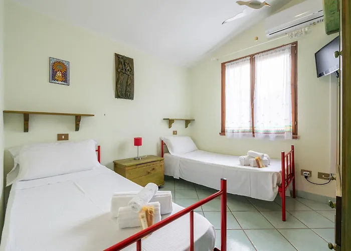 Acquamarina, Indipendente Con Giardino Privato In Zona Residenziale A Pochi Passi Dalla Le Saline Casa vacanze *